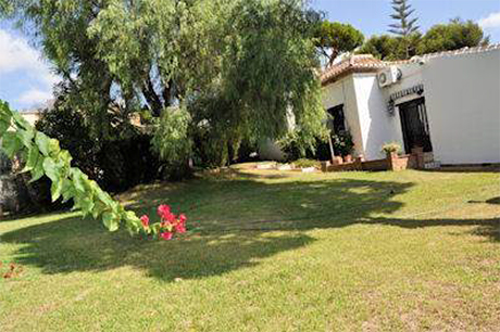 Smuk Villa til salg i Calahonda image